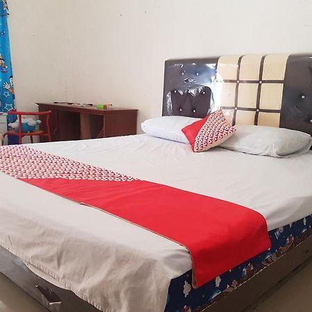 Oyo 91647 Sanina Residence Pematang Siantar Bagian luar foto