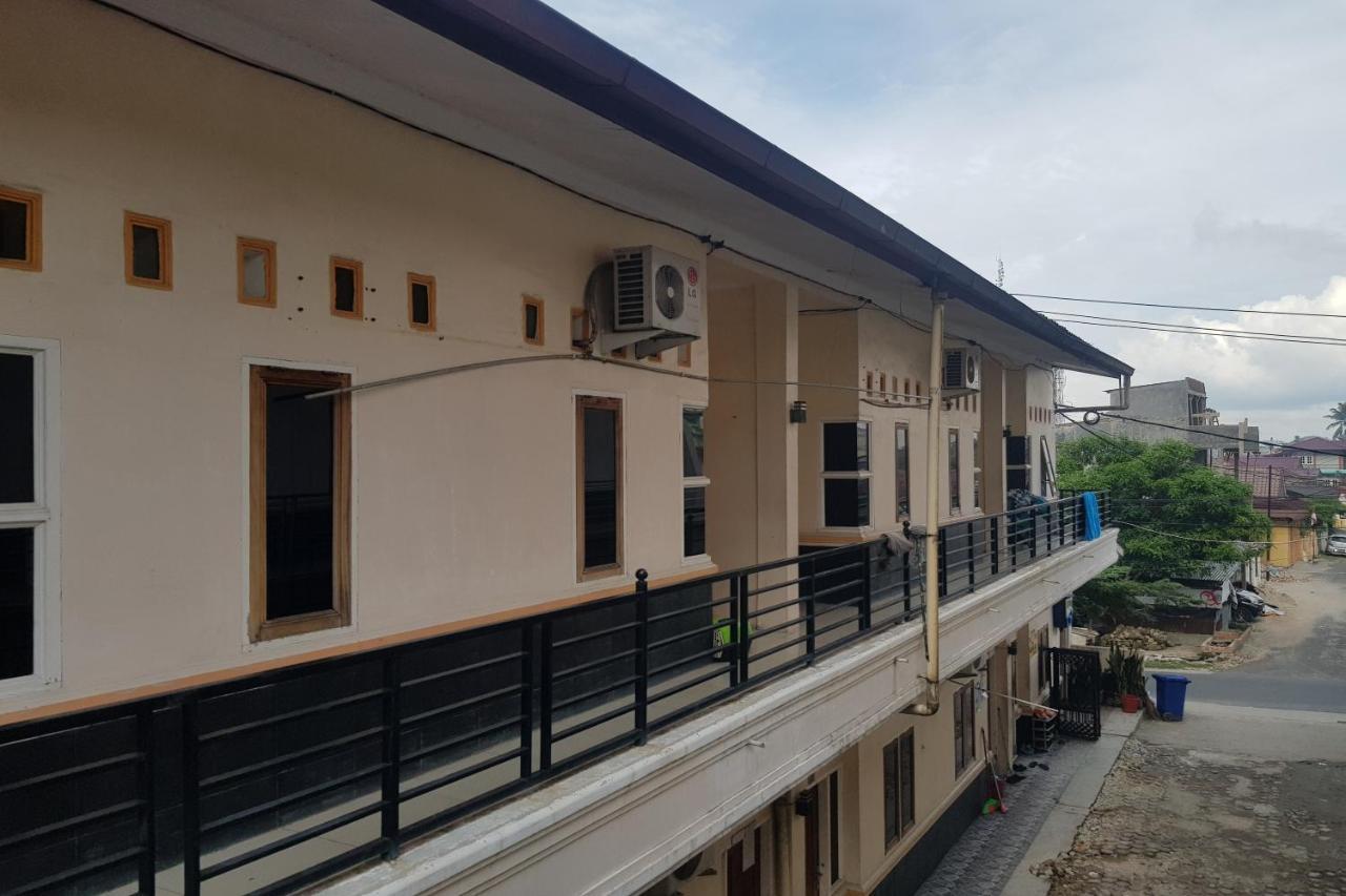 Oyo 91647 Sanina Residence Pematang Siantar Bagian luar foto