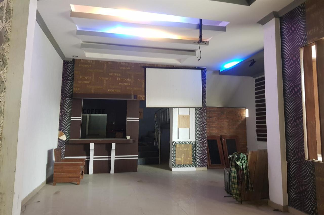 Oyo 91647 Sanina Residence Pematang Siantar Bagian luar foto