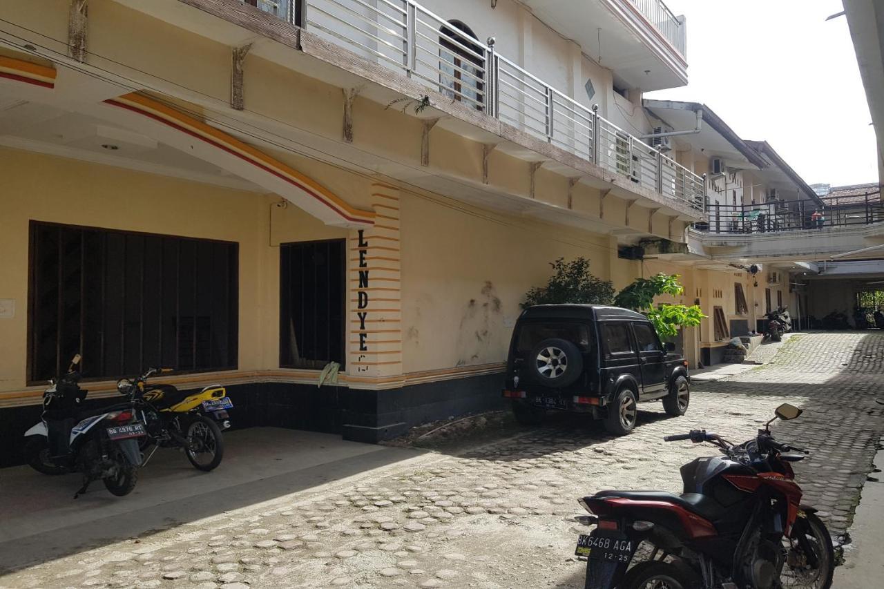 Oyo 91647 Sanina Residence Pematang Siantar Bagian luar foto