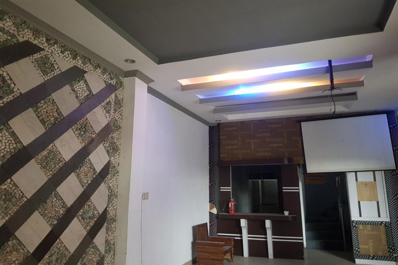 Oyo 91647 Sanina Residence Pematang Siantar Bagian luar foto
