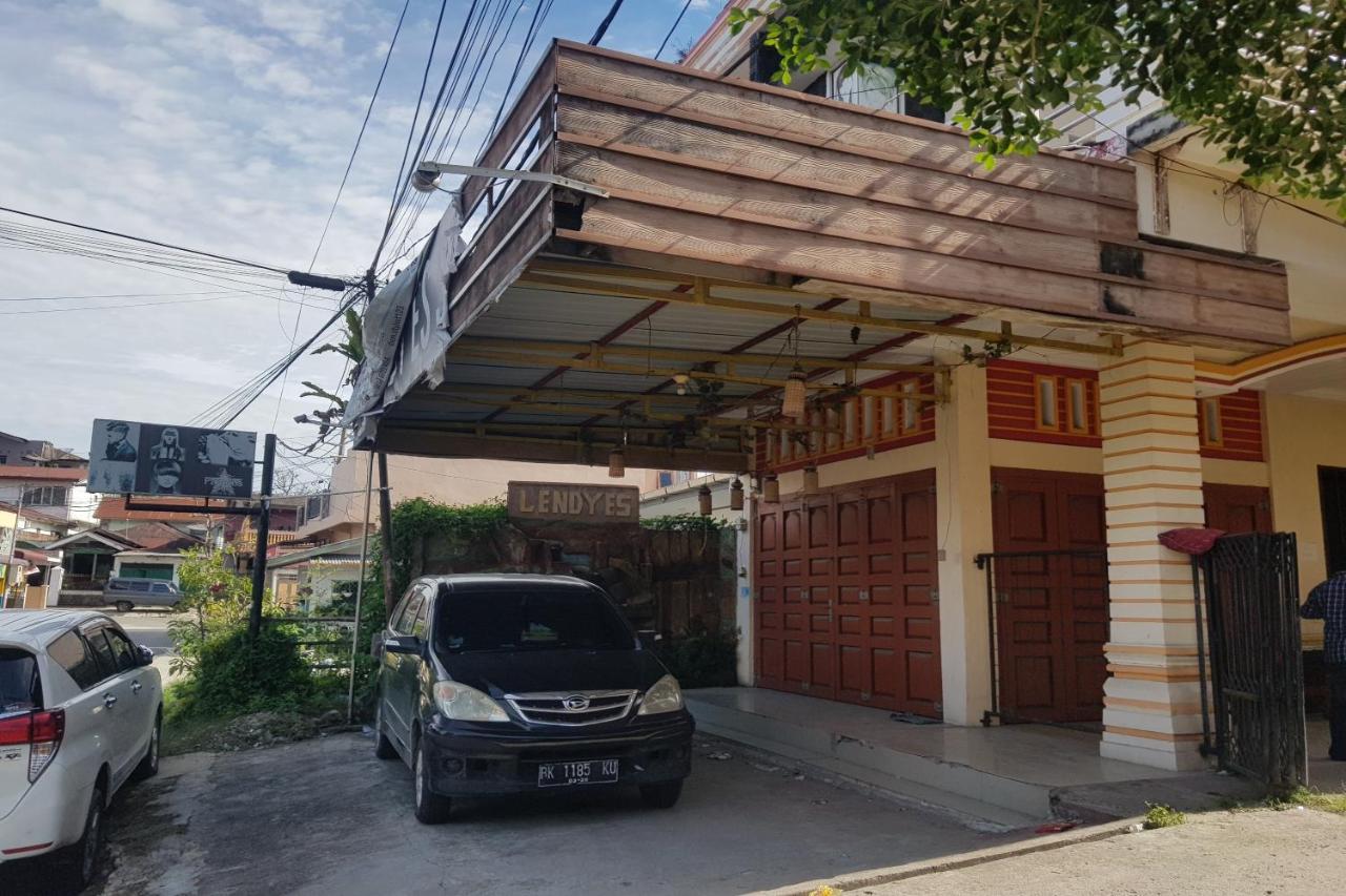 Oyo 91647 Sanina Residence Pematang Siantar Bagian luar foto